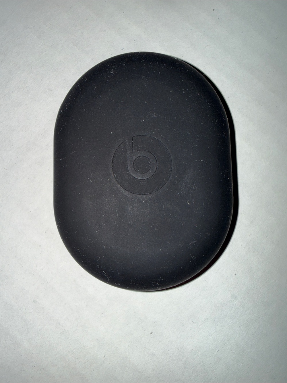 Beats by Dre White Wired Earbuds with Black Carrying Case - Picture 5 of 6